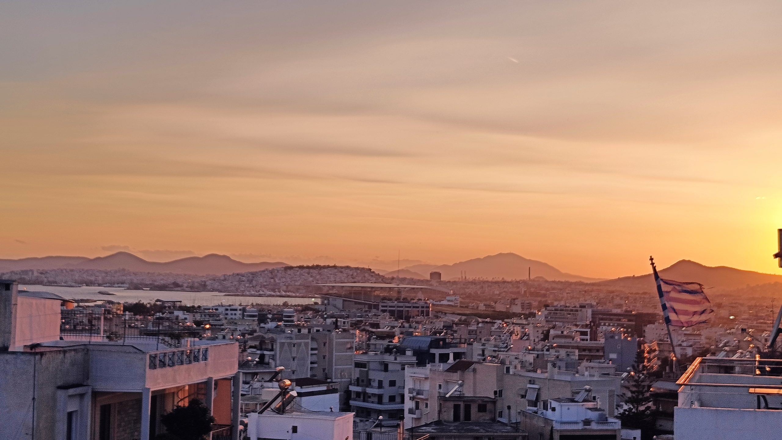 Canadian smoke transported above Greece